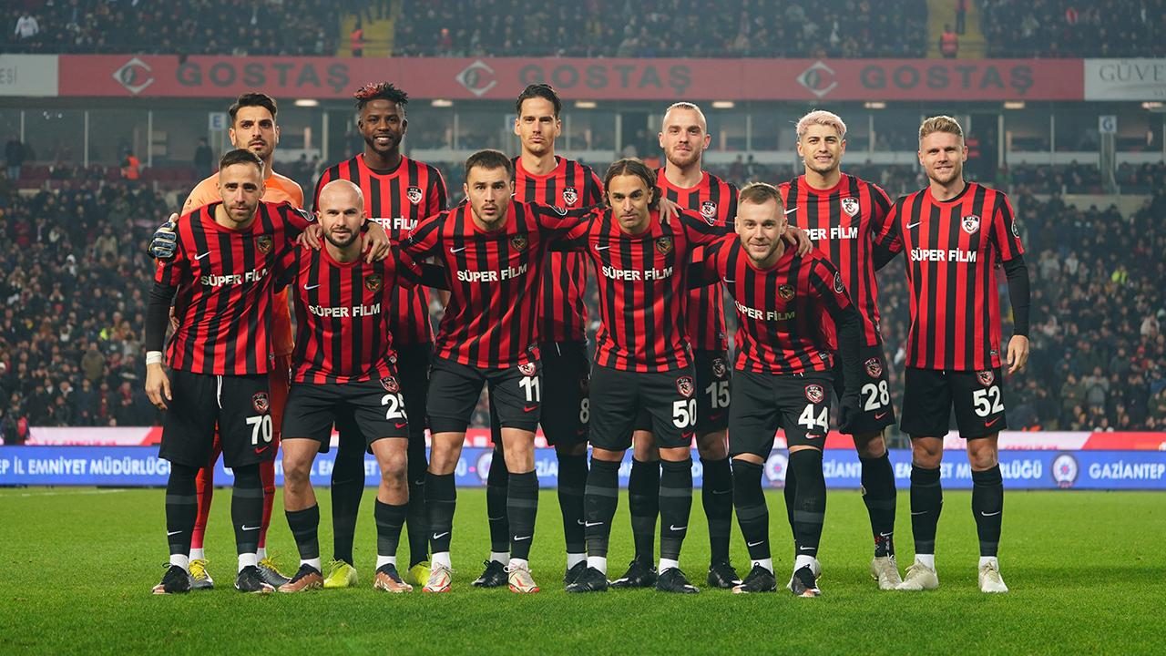 Gaziantep - Rizespor 1-2: cum au jucat cei cinci români de pe teren